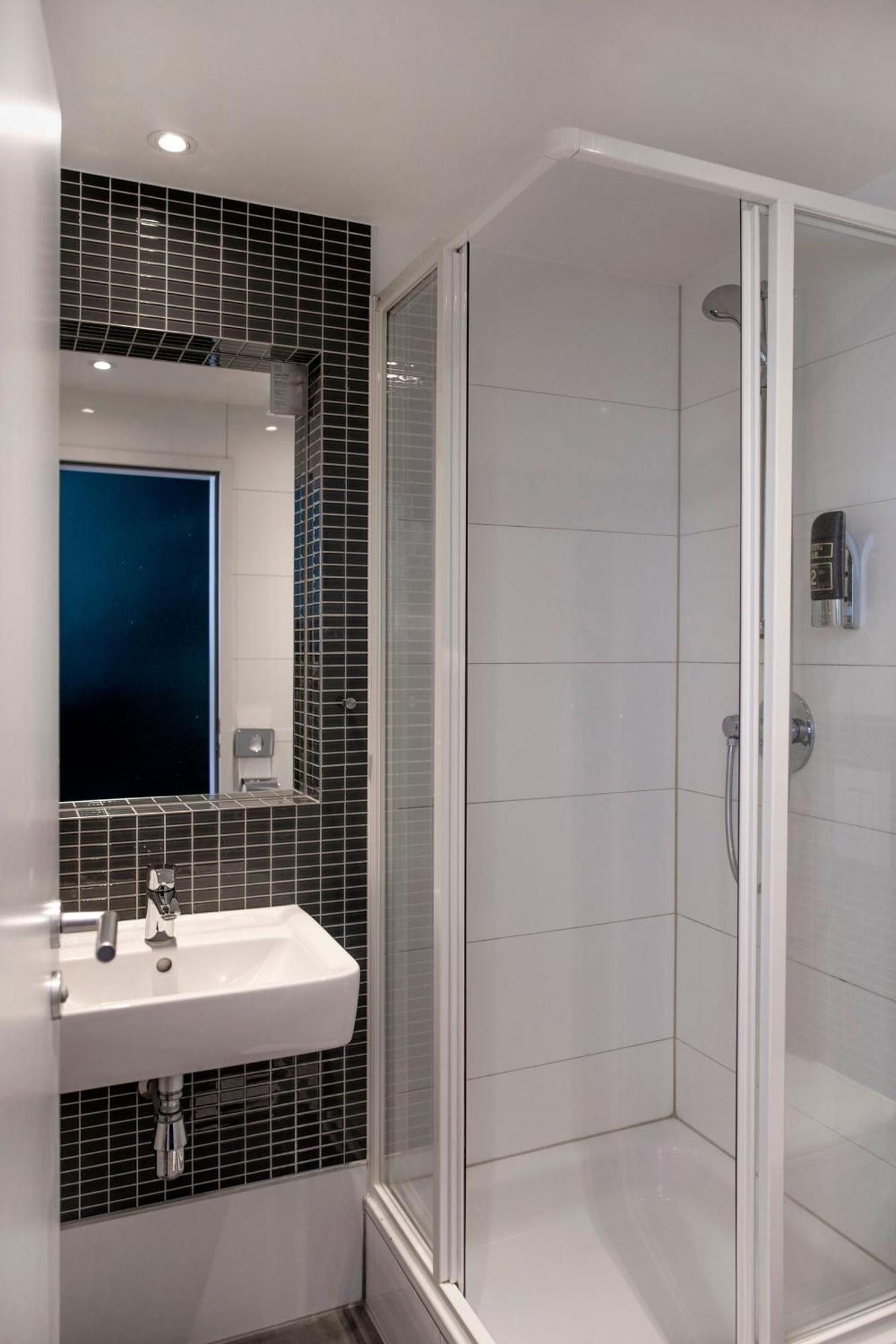 Lyvinn Hotel Frankfurt فرانكفورت المظهر الخارجي الصورة